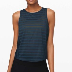 Lululemon Sz 6 Off and Running Tank Mesh Night Diver Gym Workout Top Blue Stripe